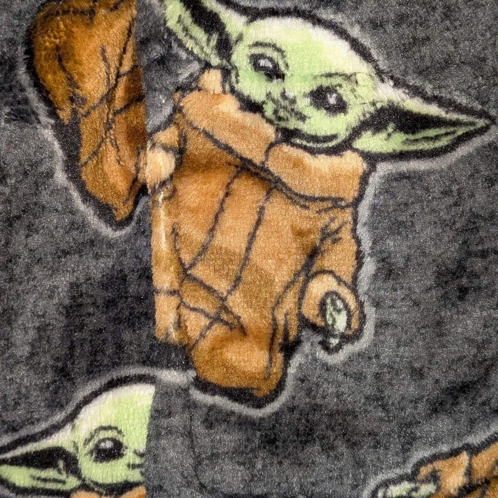 Star Wars‎ Mandalorian Grogu Baby Yoda Plush Fleece Robe Kids Size 4 NWT